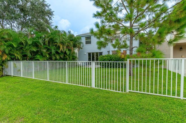 9912 Woodworth Court, Wellington, FL 33414