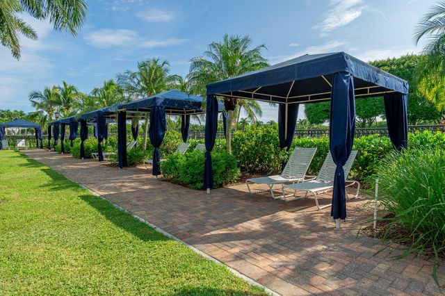 9912 Woodworth Court, Wellington, FL 33414