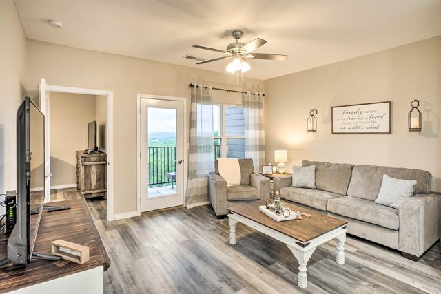 3107 S Vineyards Terrace Unit 5, Branson, MO 65616