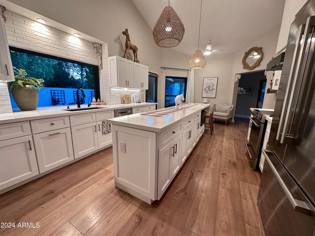 7627 E TURQUOISE Avenue, Scottsdale, AZ 85258