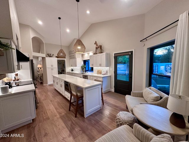 7627 E TURQUOISE Avenue, Scottsdale, AZ 85258