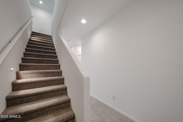 9540 W PINCHOT Avenue, Phoenix, AZ 85037