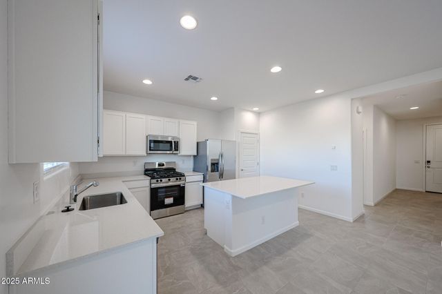 9540 W PINCHOT Avenue, Phoenix, AZ 85037