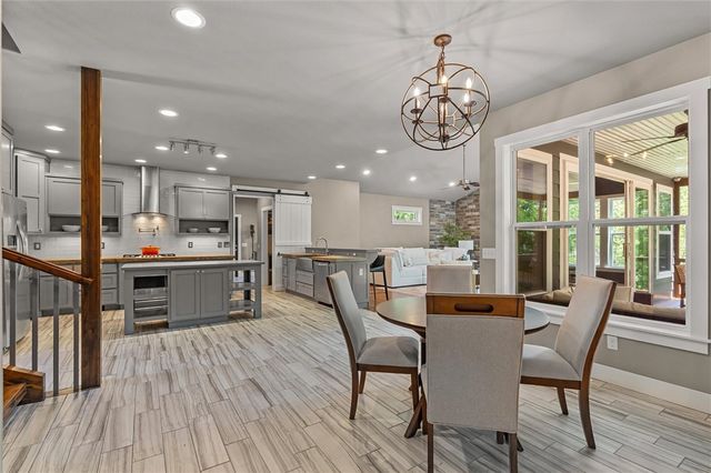13164 Stoneridge Road, Bentonville, AR 72712