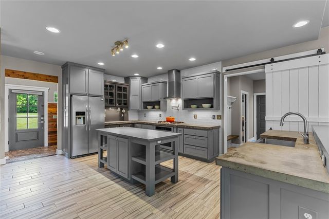 13164 Stoneridge Road, Bentonville, AR 72712