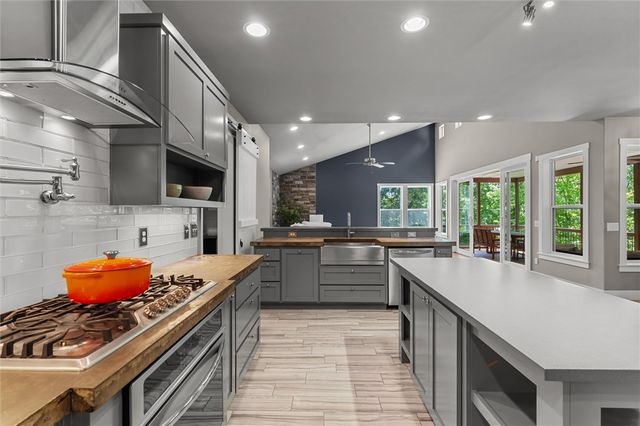 13164 Stoneridge Road, Bentonville, AR 72712