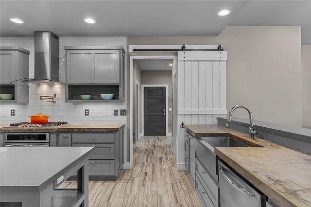 13164 Stoneridge Road, Bentonville, AR 72712