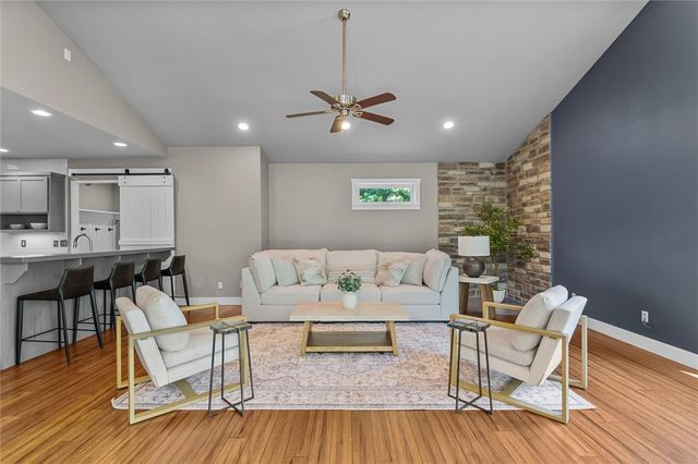 13164 Stoneridge Road, Bentonville, AR 72712