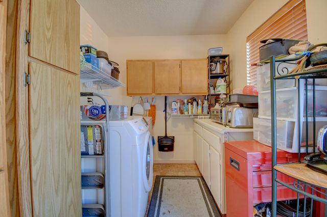 1513 Aragon Road SW, Albuquerque, NM 87105