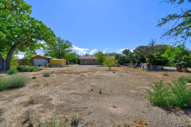 1513 Aragon Road SW, Albuquerque, NM 87105