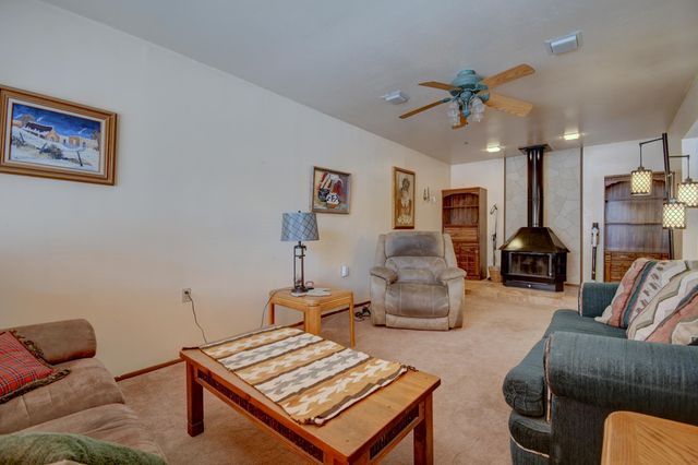 1513 Aragon Road SW, Albuquerque, NM 87105