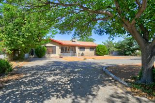 1513 Aragon Road SW, Albuquerque, NM 87105