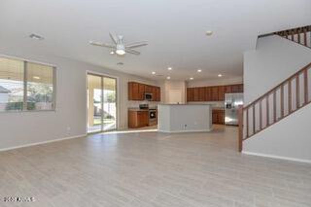 9207 W BENT TREE Drive, Peoria, AZ 85383