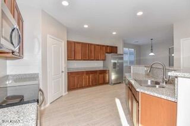 9207 W BENT TREE Drive, Peoria, AZ 85383