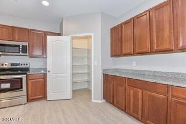 9207 W BENT TREE Drive, Peoria, AZ 85383