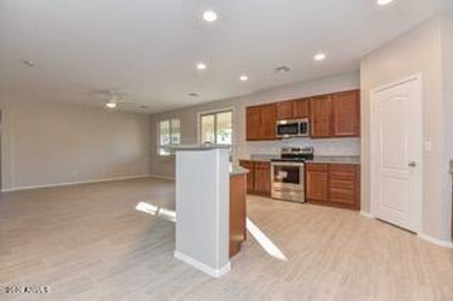 9207 W BENT TREE Drive, Peoria, AZ 85383