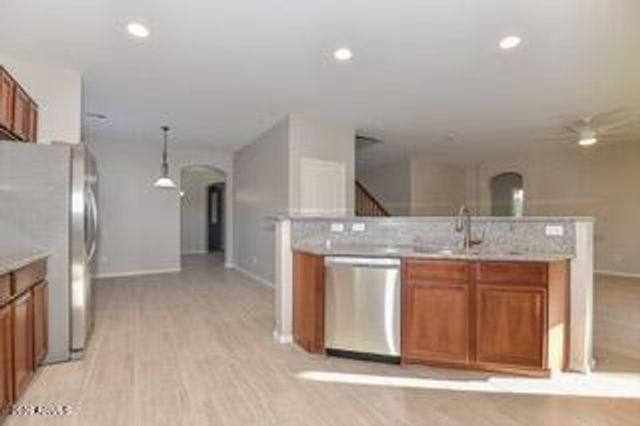 9207 W BENT TREE Drive, Peoria, AZ 85383