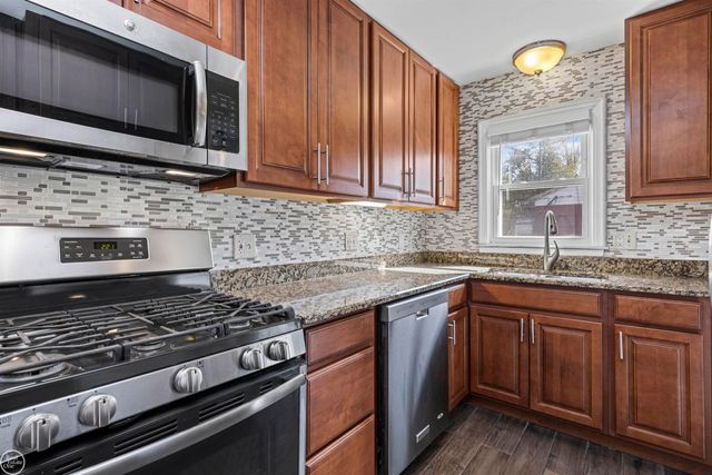 46514 Wright Avenue, Shelby Twp, MI 48317