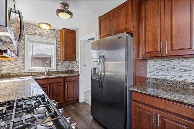 46514 Wright Avenue, Shelby Twp, MI 48317