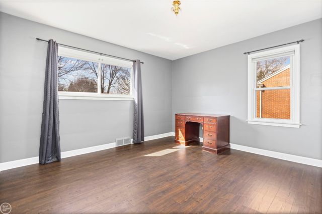 46514 Wright Avenue, Shelby Twp, MI 48317