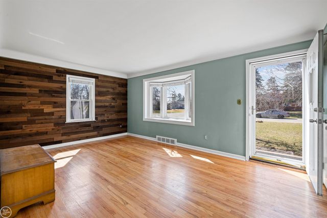 46514 Wright Avenue, Shelby Twp, MI 48317