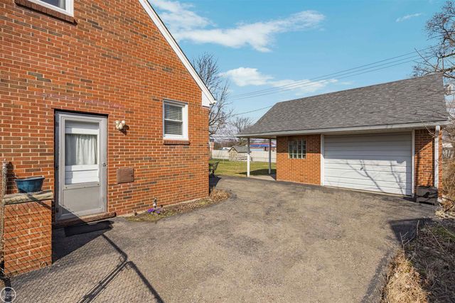 46514 Wright Avenue, Shelby Twp, MI 48317