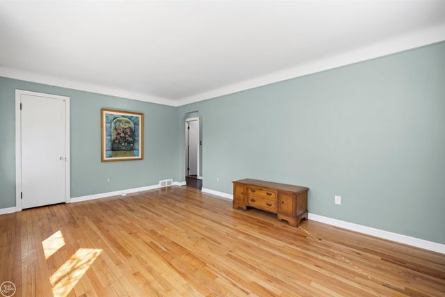 46514 Wright Avenue, Shelby Twp, MI 48317