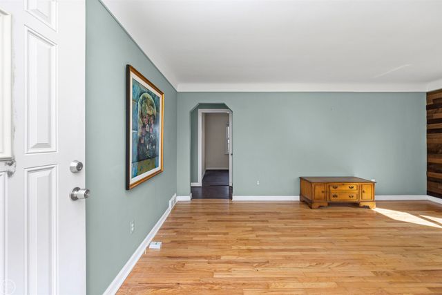 46514 Wright Avenue, Shelby Twp, MI 48317