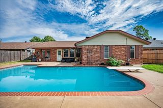 825 N Briarcliff Drive, Moore, OK 73170