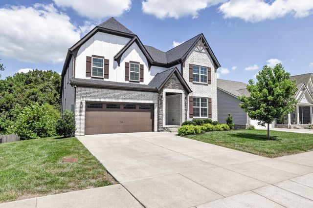 2020 Hedgelawn Dr, Lebanon, TN 37090