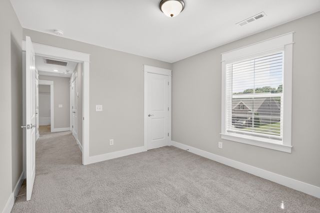 2020 Hedgelawn Dr, Lebanon, TN 37090