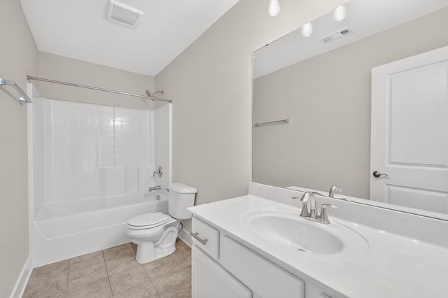 2020 Hedgelawn Dr, Lebanon, TN 37090