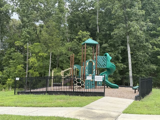 2020 Hedgelawn Dr, Lebanon, TN 37090
