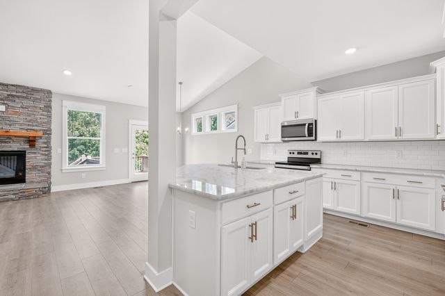 2020 Hedgelawn Dr, Lebanon, TN 37090