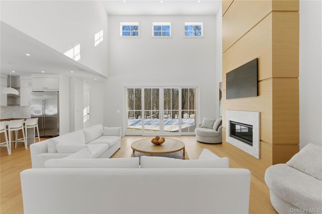 12 Lincoln Street, Sag Harbor, NY 11963