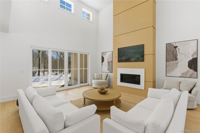 12 Lincoln Street, Sag Harbor, NY 11963