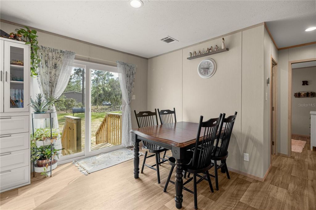 Image 11 of property listing at 14440 SE 21ST PLACE, Morriston, FL 32668