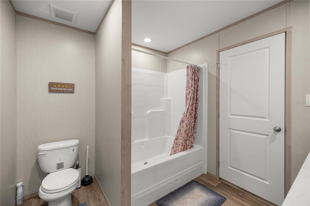 Image 18 of property listing at 14440 SE 21ST PLACE, Morriston, FL 32668