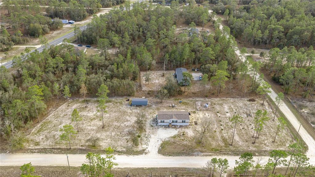 Image 3 of property listing at 14440 SE 21ST PLACE, Morriston, FL 32668