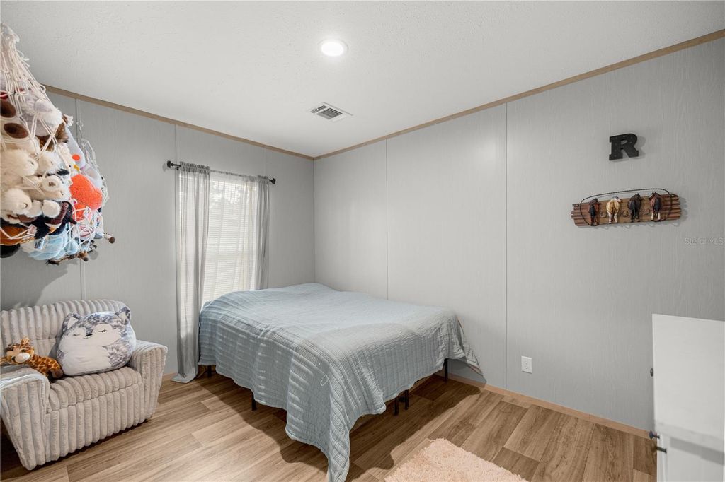 Image 21 of property listing at 14440 SE 21ST PLACE, Morriston, FL 32668