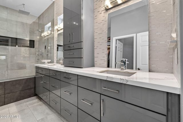 9661 E Greenway Street, Mesa, AZ 85207