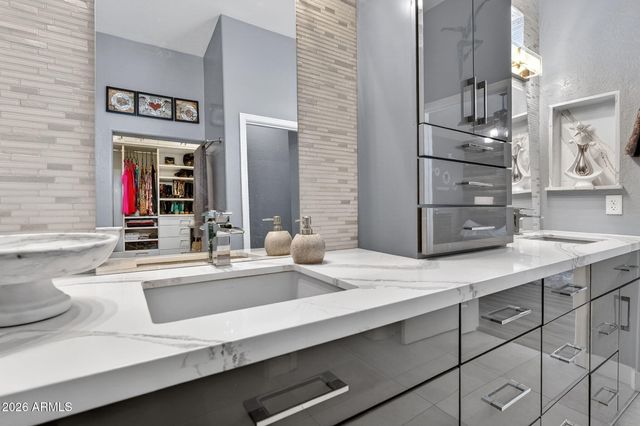 9661 E Greenway Street, Mesa, AZ 85207