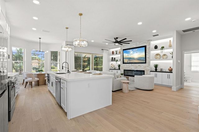 7318 EATON COURT, University Park, FL 34201