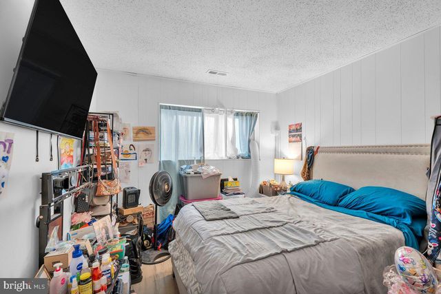 18 CHISWICK DR, Lindenwold, NJ 08021