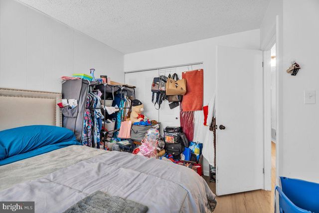 18 CHISWICK DR, Lindenwold, NJ 08021