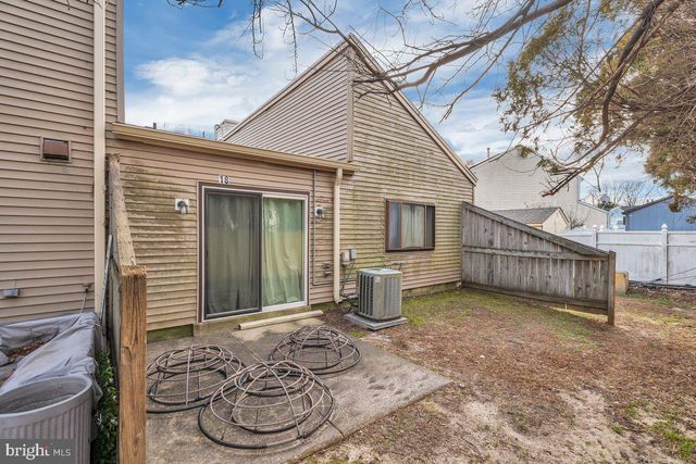 18 CHISWICK DR, Lindenwold, NJ 08021