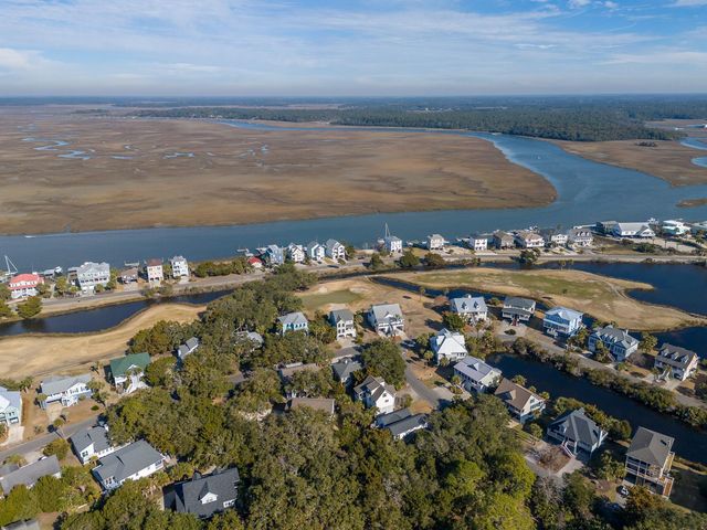 287 Driftwood Lane, Edisto Beach, SC 29438
