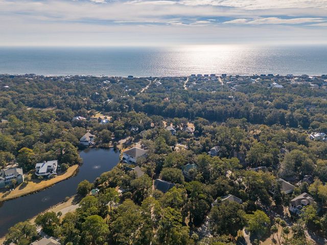 287 Driftwood Lane, Edisto Beach, SC 29438