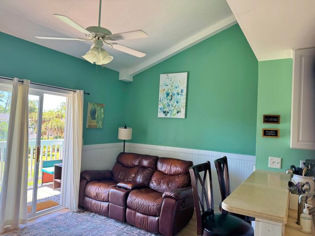 287 Driftwood Lane, Edisto Beach, SC 29438