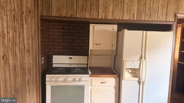 1141 2ND AVE, Hellertown, PA 18055